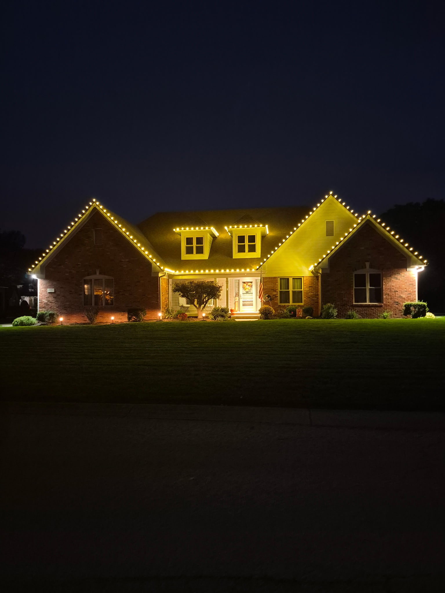 Beautiful Christmas light installation on a home